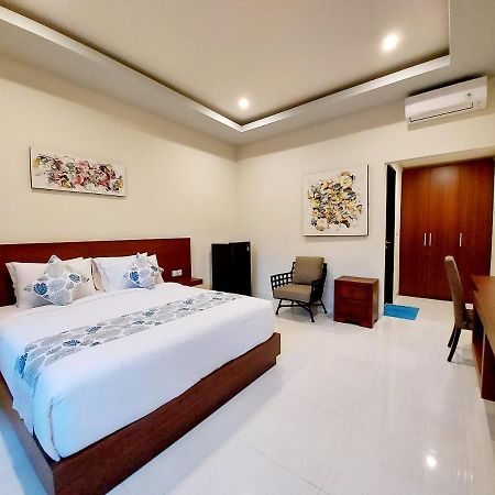 The New Moon Seminyak Hotell Exteriör bild