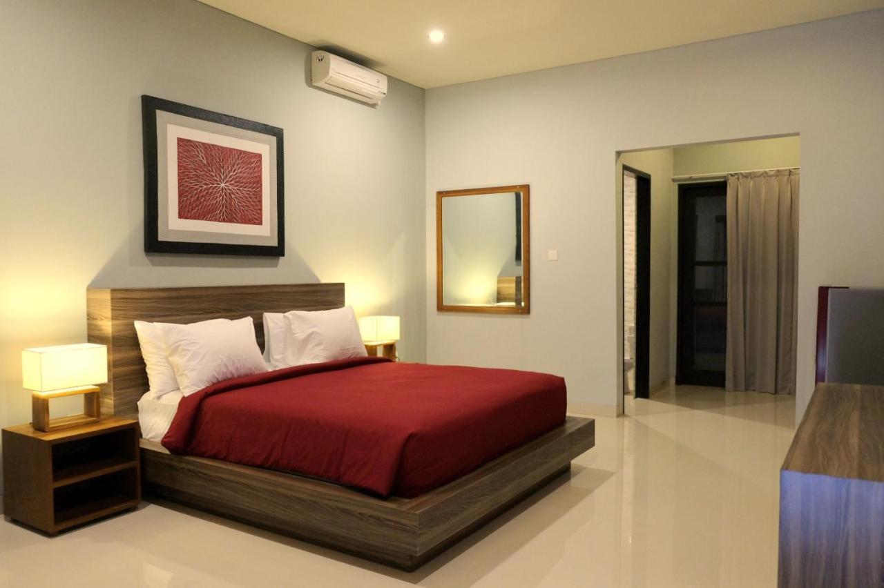 The New Moon Seminyak Hotell Exteriör bild
