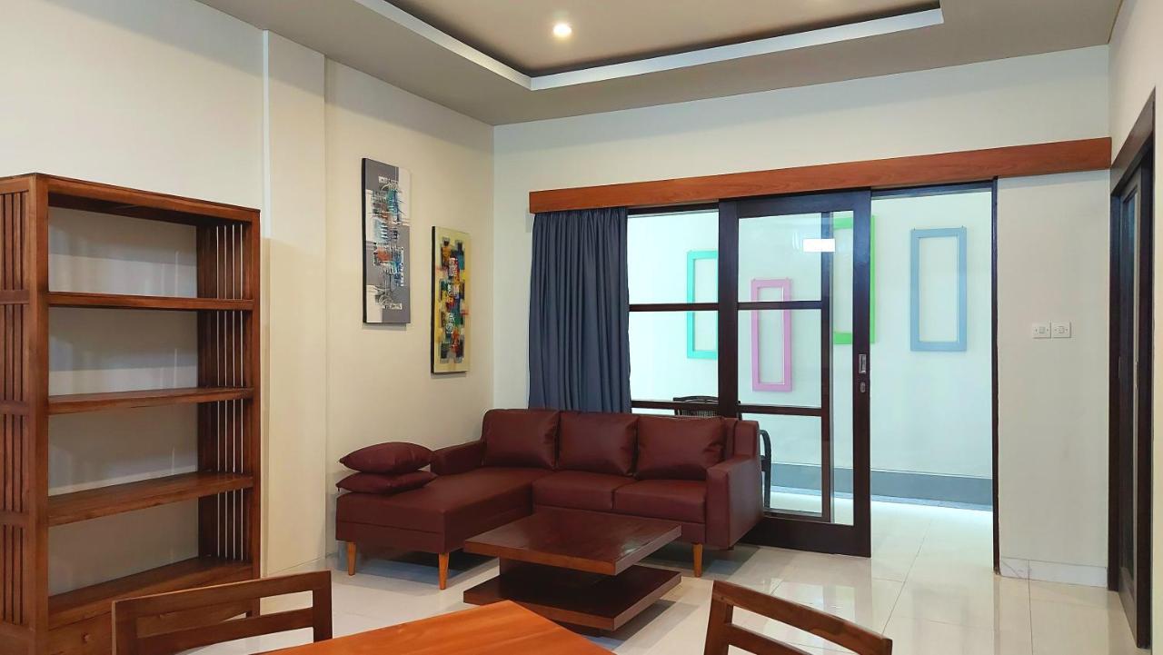 The New Moon Seminyak Hotell Exteriör bild