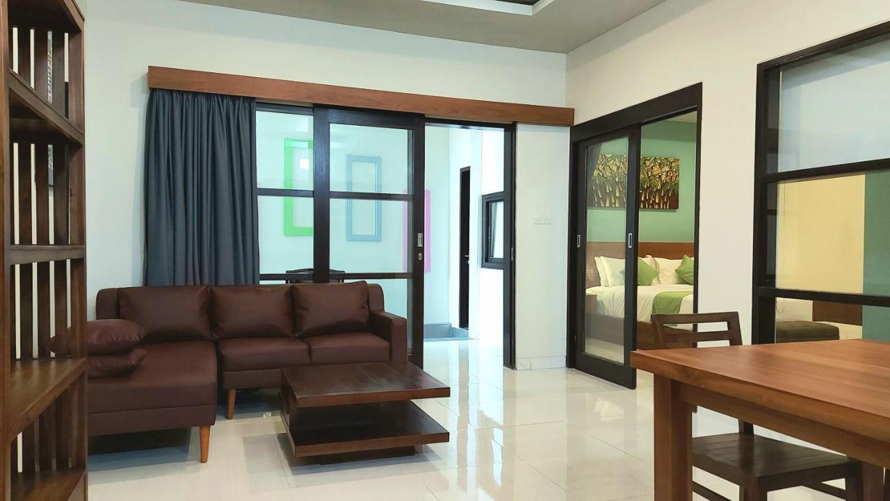 The New Moon Seminyak Hotell Exteriör bild