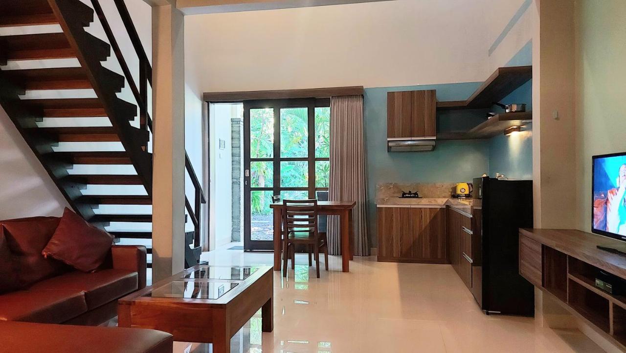 The New Moon Seminyak Hotell Exteriör bild