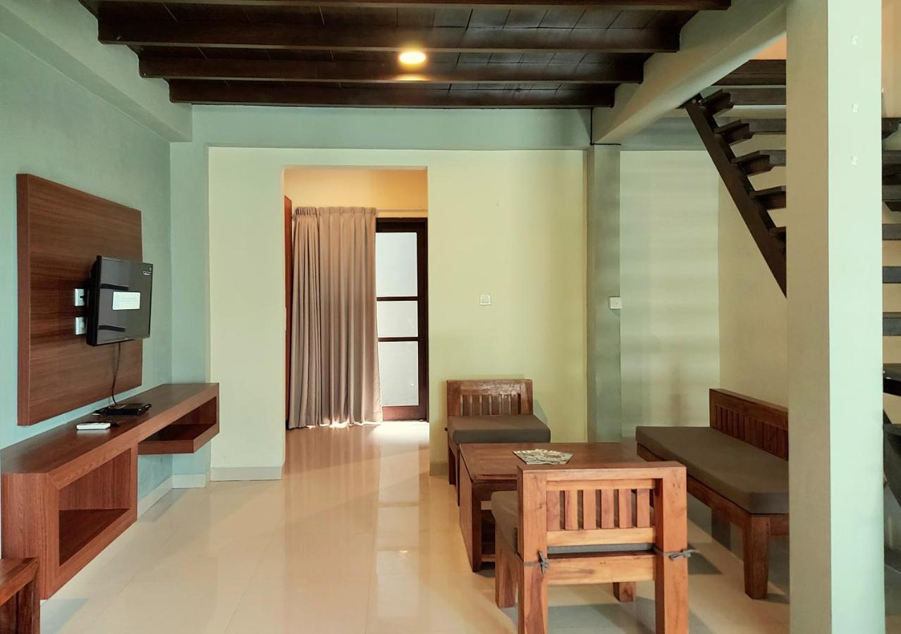 The New Moon Seminyak Hotell Exteriör bild