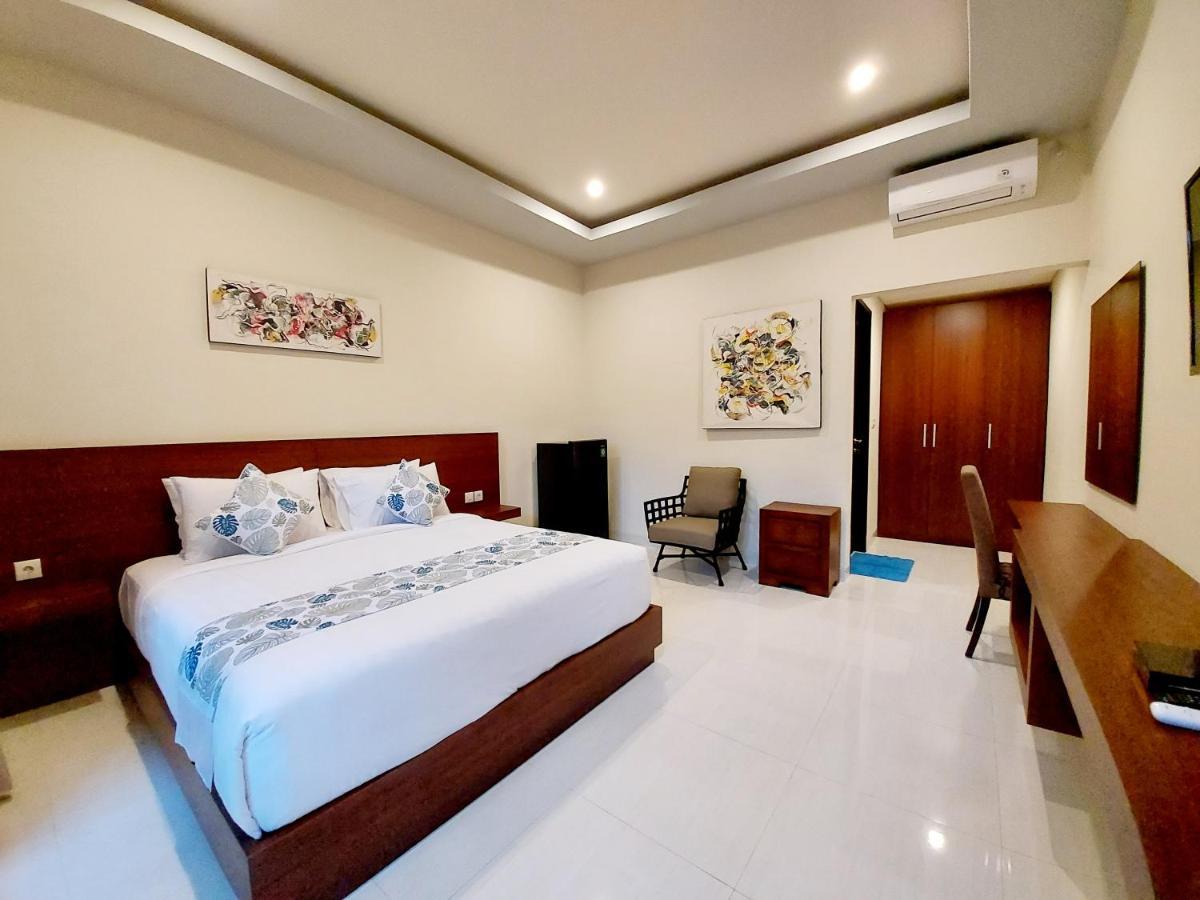 The New Moon Seminyak Hotell Exteriör bild
