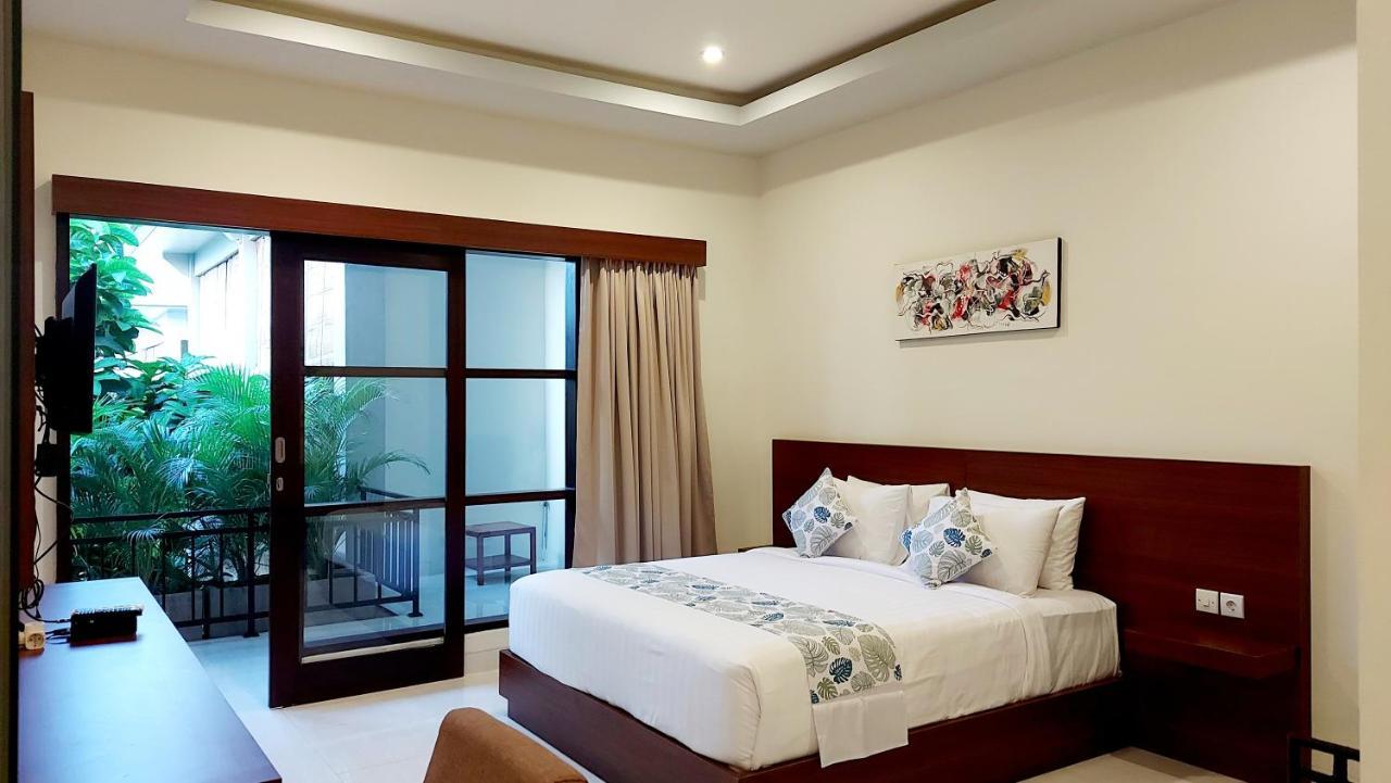 The New Moon Seminyak Hotell Exteriör bild